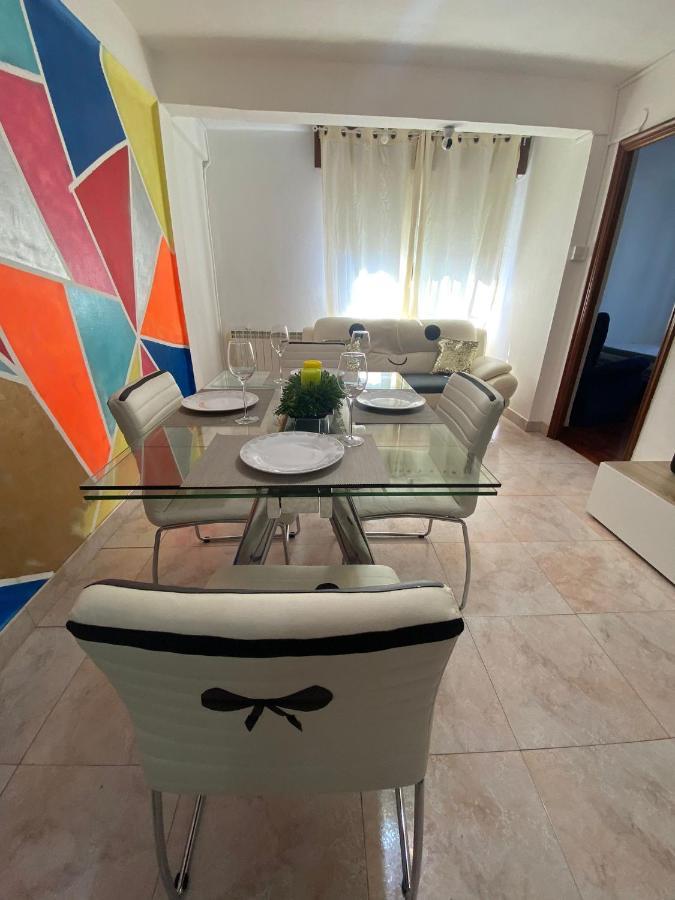 Apt Para Amigos Y Familias วิโก ภายนอก รูปภาพ
